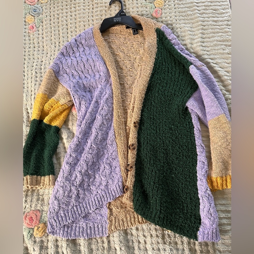 Forever 21 Sweater Size Small